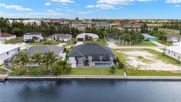 Cape Coral, 2217 32nd St, Cape Coral, Florida 33914, image 1