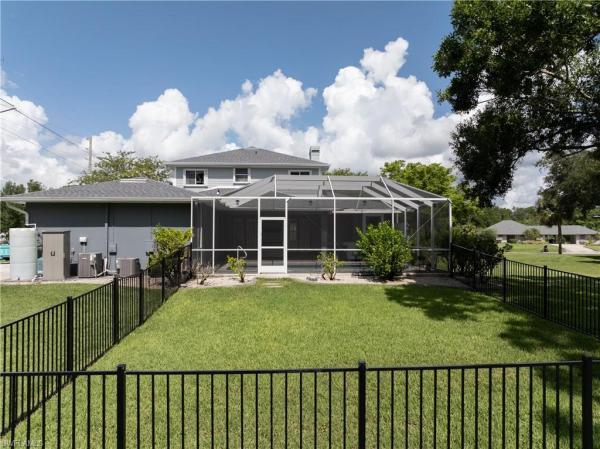Colonial Pines, 8120 Boonesboro Rd, North Fort Myers, Florida 33917, image 2