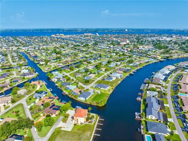 3802 12th Ave, Cape Coral, Florida 33904, image 1