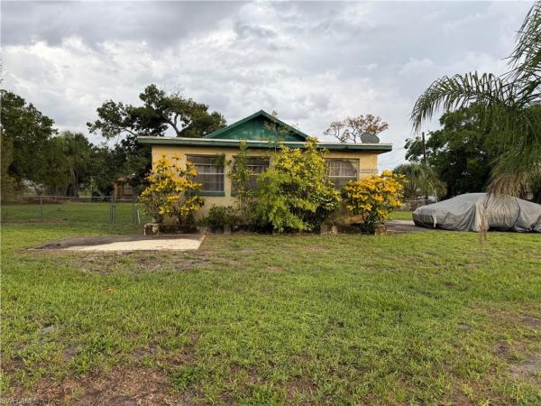 City View Park, 3454 Michigan Ave, Fort Myers, Florida 33916, image 2