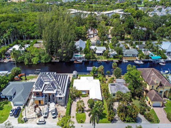 Naples No HOA, 1486 N 13th Ave, Naples, Florida 34102, image 2