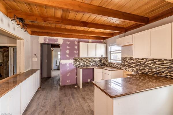 208 Flamingo St, Fort Myers Beach, Florida 33931, image 1