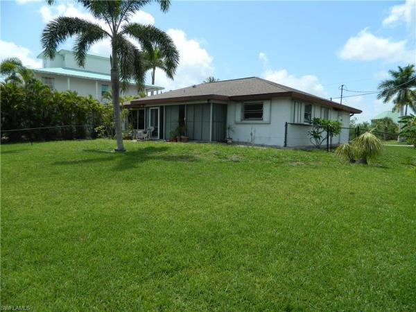 Island Park Woodlands, 6408 Cocos Dr, Fort Myers, Florida 33908, image 2