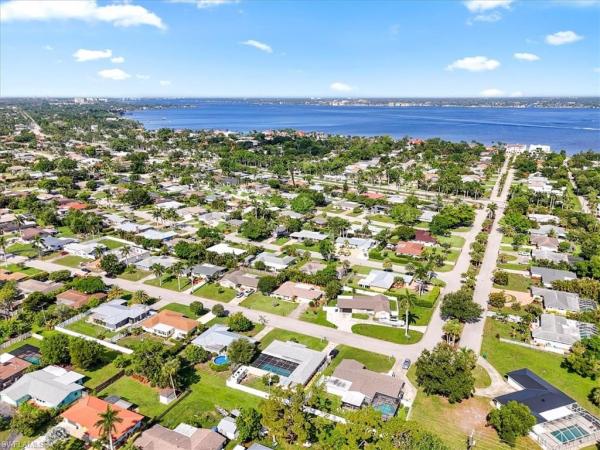 Tanglewood, 5034 Westminster Dr, Fort Myers, Florida 33919, image 2