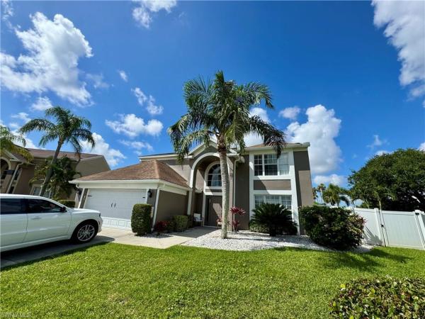 Bristol Parc, 13356 Bristol Park Way, Fort Myers, Florida 33913, image 2