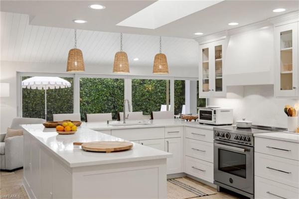 The Moorings, 320 Putter Point Dr, Naples, Florida 34103, image 1