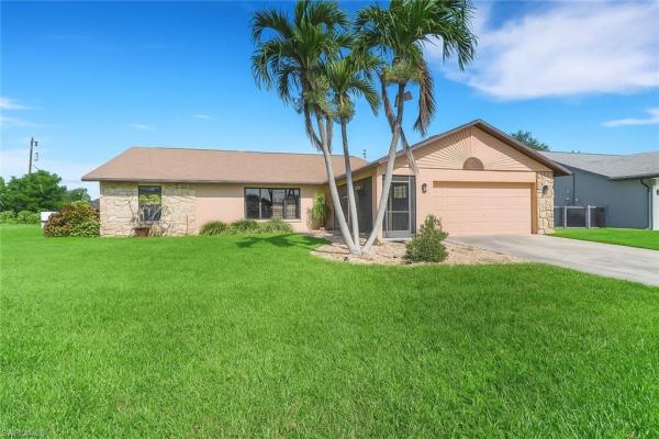 Cape Coral, 124 12th Ct, Cape Coral, Florida 33990, image 2