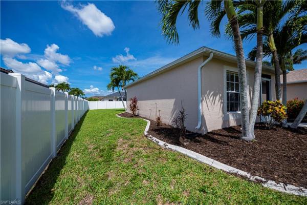 Cape Coral Residential, 806 4th Ave, Cape Coral, Florida 33991, image 2