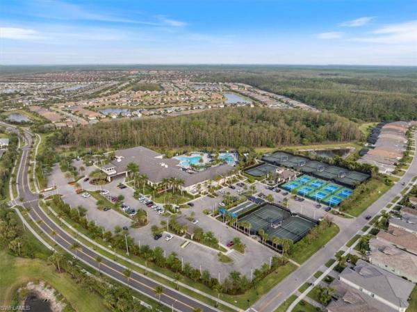 Valencia Bonita, 28646 Lobos Cir, Bonita Springs, Florida 34135, image 2