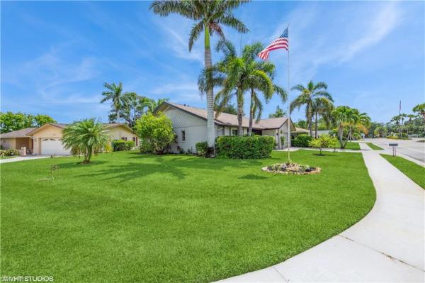 Riviera Golf Estates, 1021 Charlemagne Blvd, Naples, Florida 34112, image 1