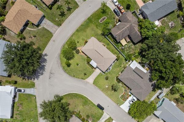 Foxmoor Pines, 1400 White Cedar Ln, North Fort Myers, Florida 33917, image 2