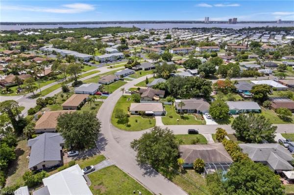 Foxmoor Pines, 1400 White Cedar Ln, North Fort Myers, Florida 33917, image 1