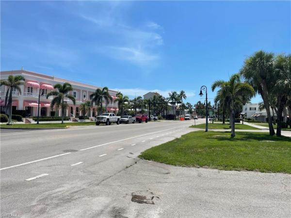 Heron Club, 440 S Broad Ave #H440, Naples, Florida 34102, image 1