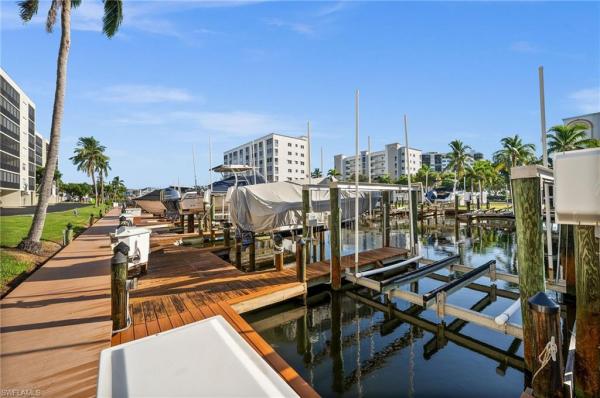 Hibiscus Pointe At Bay Beach, 4411 Bay Beach Ln #744, Fort Myers Beach, Florida 33931, image 1