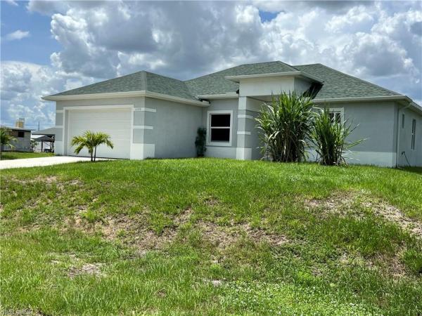 Lehigh Acres Residential, 4208 SW 28th St, Lehigh Acres, Florida 33976, image 1