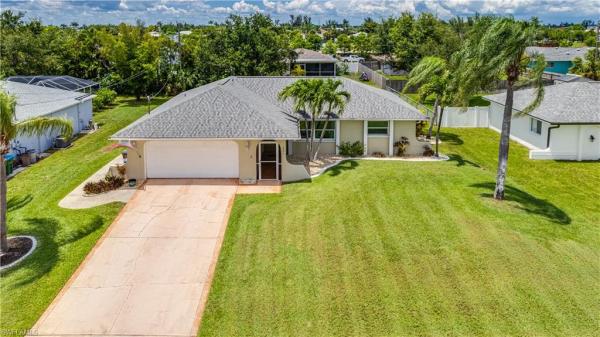 Cape Coral Residential, 301 26th Ter, Cape Coral, Florida 33904, image 1