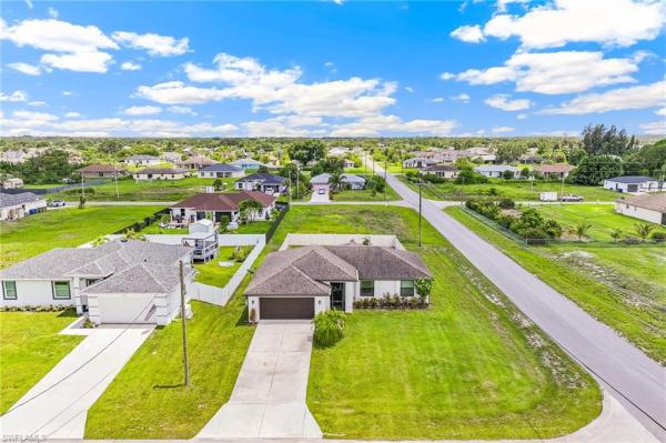 Lehigh Acres Residential, 2619 SW 42nd St, Lehigh Acres, Florida 33976, image 1