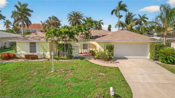 Whiskey Creek Club Estates, 1376 Whiskey Creek Dr, Fort Myers, Florida 33919, image 2