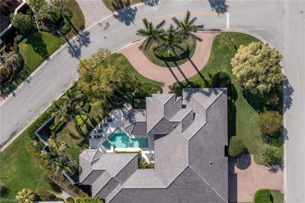 Pelican Bay Woods, 709 Teal Ct, Naples, Florida 34108, image 1