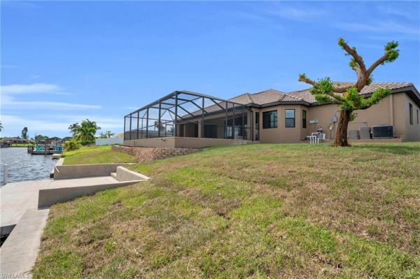 Cape Coral Residential, 915 33rd Ter, Cape Coral, Florida 33904, image 2
