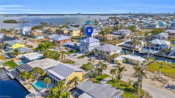 180 Flamingo St, Fort Myers Beach, Florida 33931, image 1