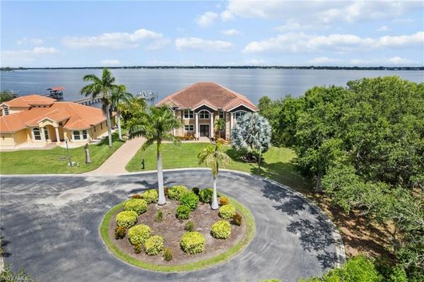 Riverwatch, 6120 River Shore Ct, North Fort Myers, Florida 33917, image 2