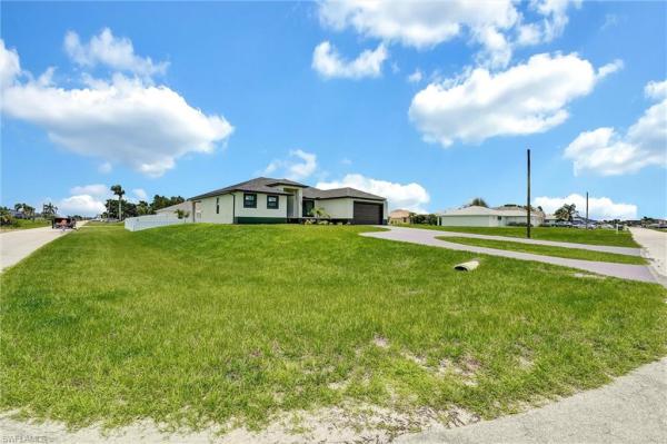 1137 9th St, Cape Coral, Florida 33993, image 1