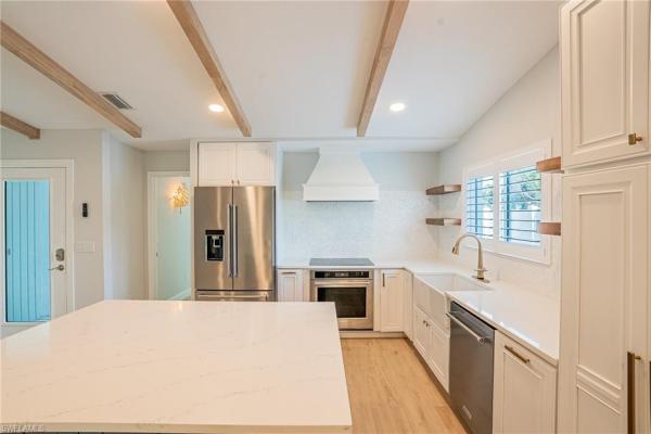 Sanibel Highlands, 531 Birdsong Pl, Sanibel, Florida 33957, image 1