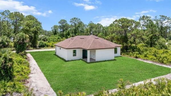 Lehigh Acres, 624 S Beach Ave, Lehigh Acres, Florida 33974, image 2