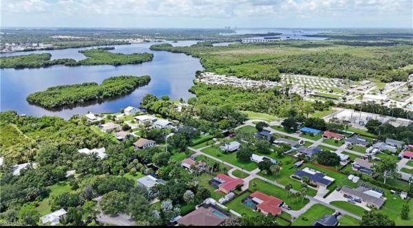 North Fort Myers No HOA, 17020 Carolyn Ln, North Fort Myers, Florida 33917, image 1