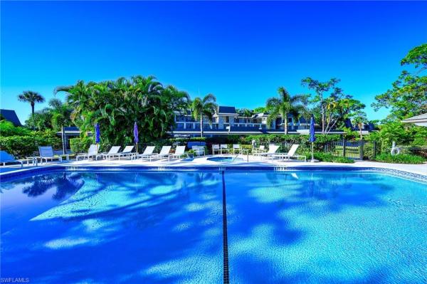522 Wildwood Ln #522, Naples, Florida 34105, image 1