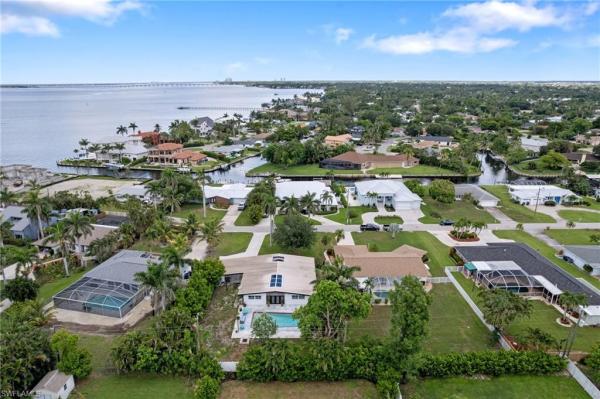 Sunset Cove, 544 Bayside Dr, Fort Myers, Florida 33919, image 1