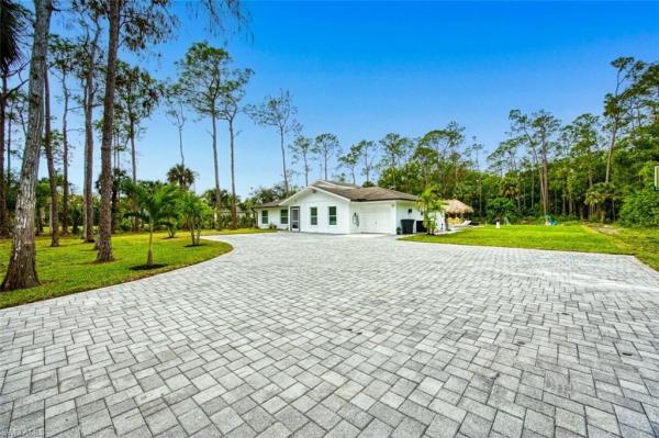 Logan Woods, 675 S Logan Blvd, Naples, Florida 34119, image 3