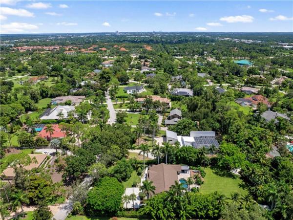 Pinehurst Estates, 13637 Pine Villa Ln, Fort Myers, Florida 33912, image 1