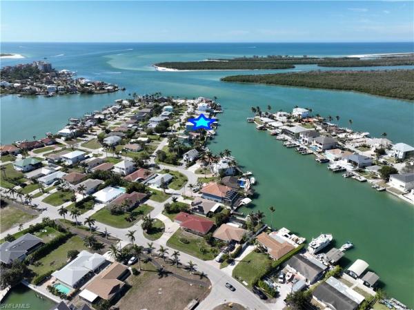 Isles Of Capri, 190 Tahiti Cir, Naples, Florida 34113, image 1