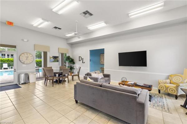 200 Diamond Cir #207, Naples, Florida 34110, image 1