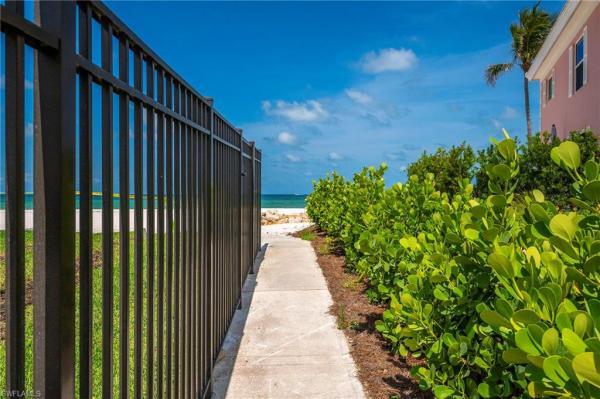 Yacht Harbor Manor, 2500 N Gulf Shore Blvd #N4, Naples, Florida 34103, image 2