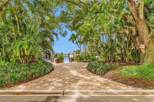 Aqualane Shores, 1825 S 6th St, Naples, Florida 34102, image 1