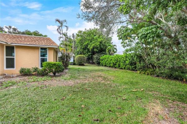Royal Arms Villas, 233 Yorkshire Ct, Naples, Florida 34112, image 1