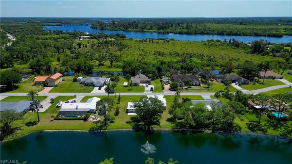 Kings Bay Estates, 17225 Castleview Dr, North Fort Myers, Florida 33917, image 2