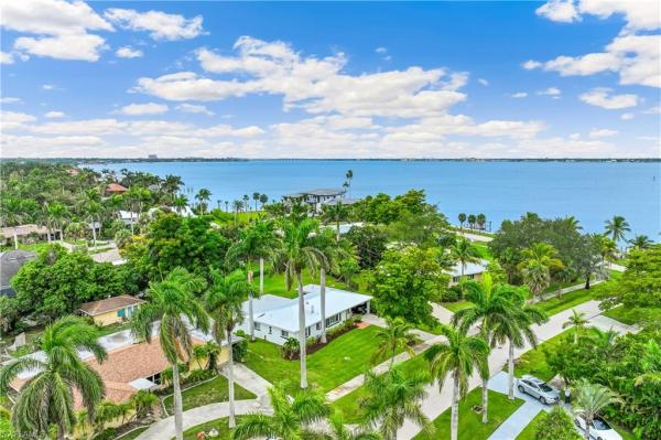 Twin Palm Estates, 1212 Hopedale Dr, Fort Myers, Florida 33919, image 1