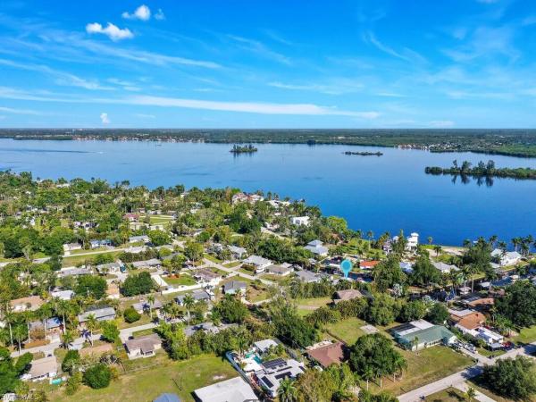 Broadview Manor, 4555 Auburn Ave, Fort Myers, Florida 33905, image 1