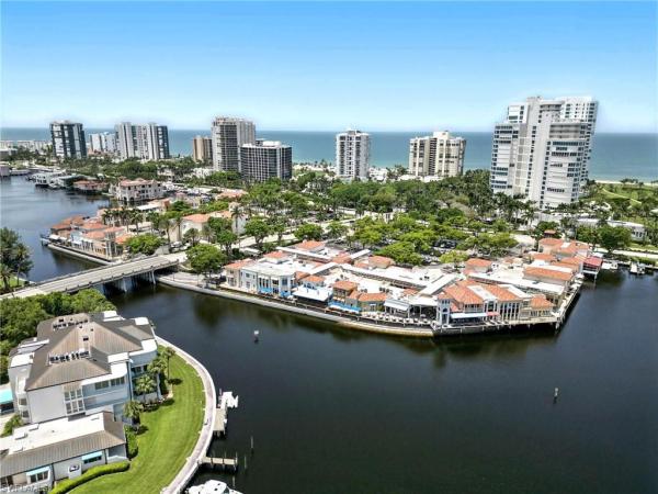 Villas Of Park Shore, 4028 Crayton Rd #C3, Naples, Florida 34103, image 1