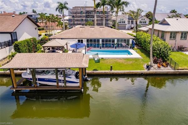 Conners At Vanderbilt Beach, 343 Conners Ave, Naples, Florida 34108, image 2