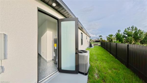 Cape Coral, 2126 26th St, Cape Coral, Florida 33909, image 1