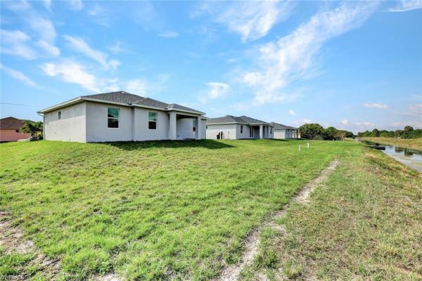 Lehigh Acres Residential, 1155 E Ermine St, Lehigh Acres, Florida 33974, image 1