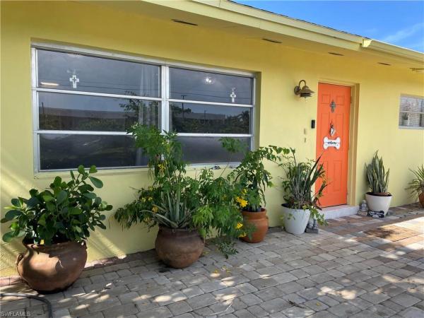 Gordon River Homes, 1381 N 13th Ave, Naples, Florida 34102, image 1