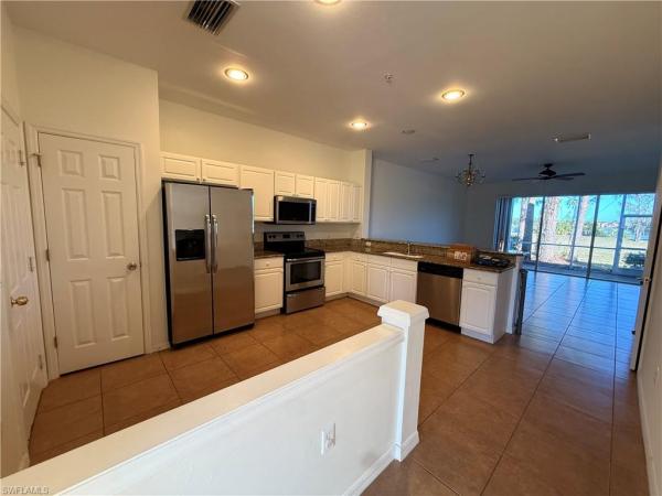 Pinehurst At Stratford Place, 860 Hampton Cir #165, Naples, Florida 34105, image 1