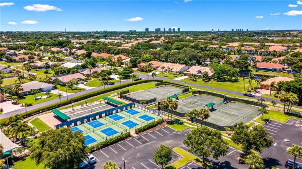 Spanish Wells Golf & Country Club, 9908 White Sands Pl, Bonita Springs, Florida 34135, image 1