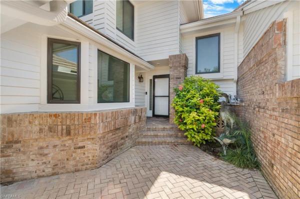 Villas Of Park Shore, 4018 Crayton Rd #B2, Naples, Florida 34103, image 1
